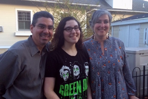 Manuel Vicens with his daughter Lia and wife Ellen Manuel Vicens with his daughter Lia and wife Ellen